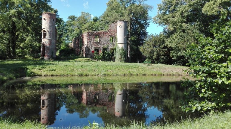 Co będzie z ruinami pałacu w Jakubowie? (WIDEO, FOTO)