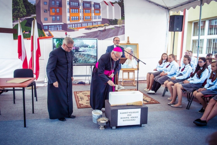 Kamień węgielny pod budowę katolickiej szkoły w Polkowicach