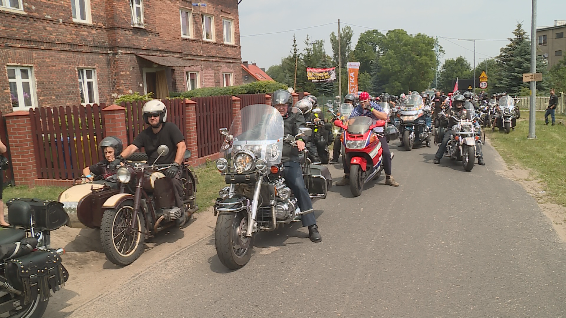 Zlot motocyklowy (WIDEO)