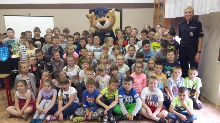 O bezpiecznych wakacjach z Komisarzem Lwem (FOTO)