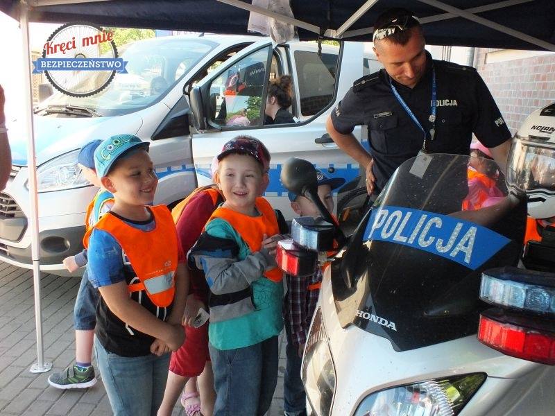 Przedszkolaki wizytują komendę policji (FOTO)
