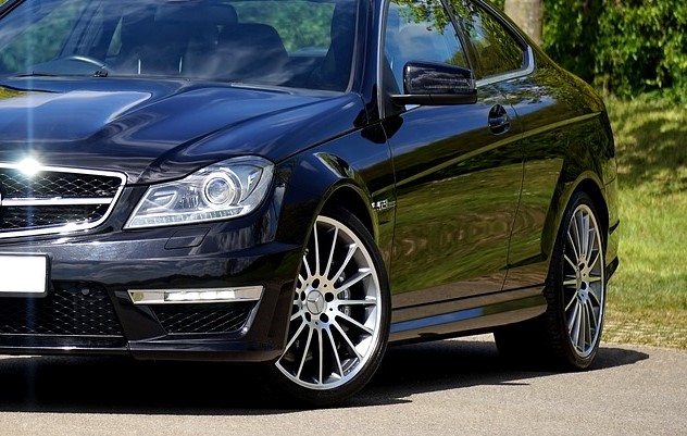 Sprzedawał samochody, których nie posiadał