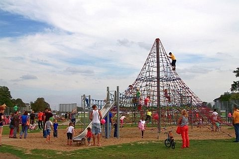 Kto wybuduje największą piramidę w Legnicy?