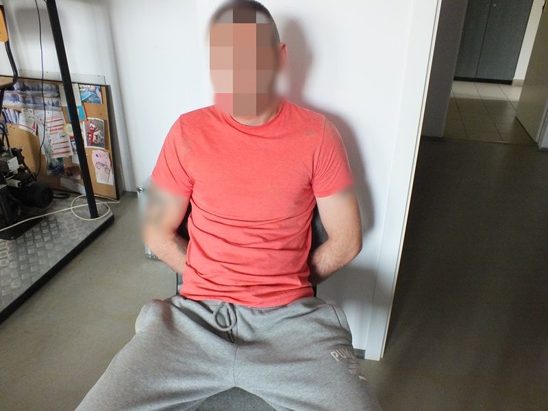 Okradał szafki w przychodni. Ścigała go policja