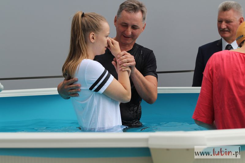 Tysiące świadków Jehowy w lubińskiej hali (WIDEO)