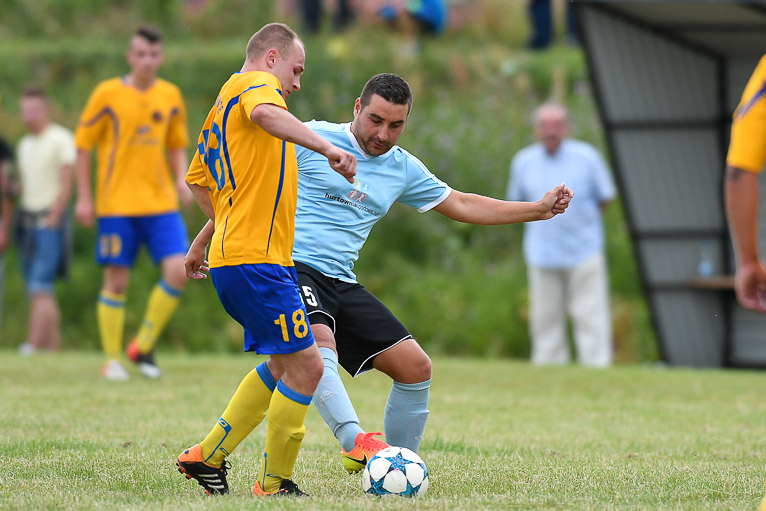 Kądzioła i Tomczyk prowadzą Dąb do zwycięstwa (FOTO)