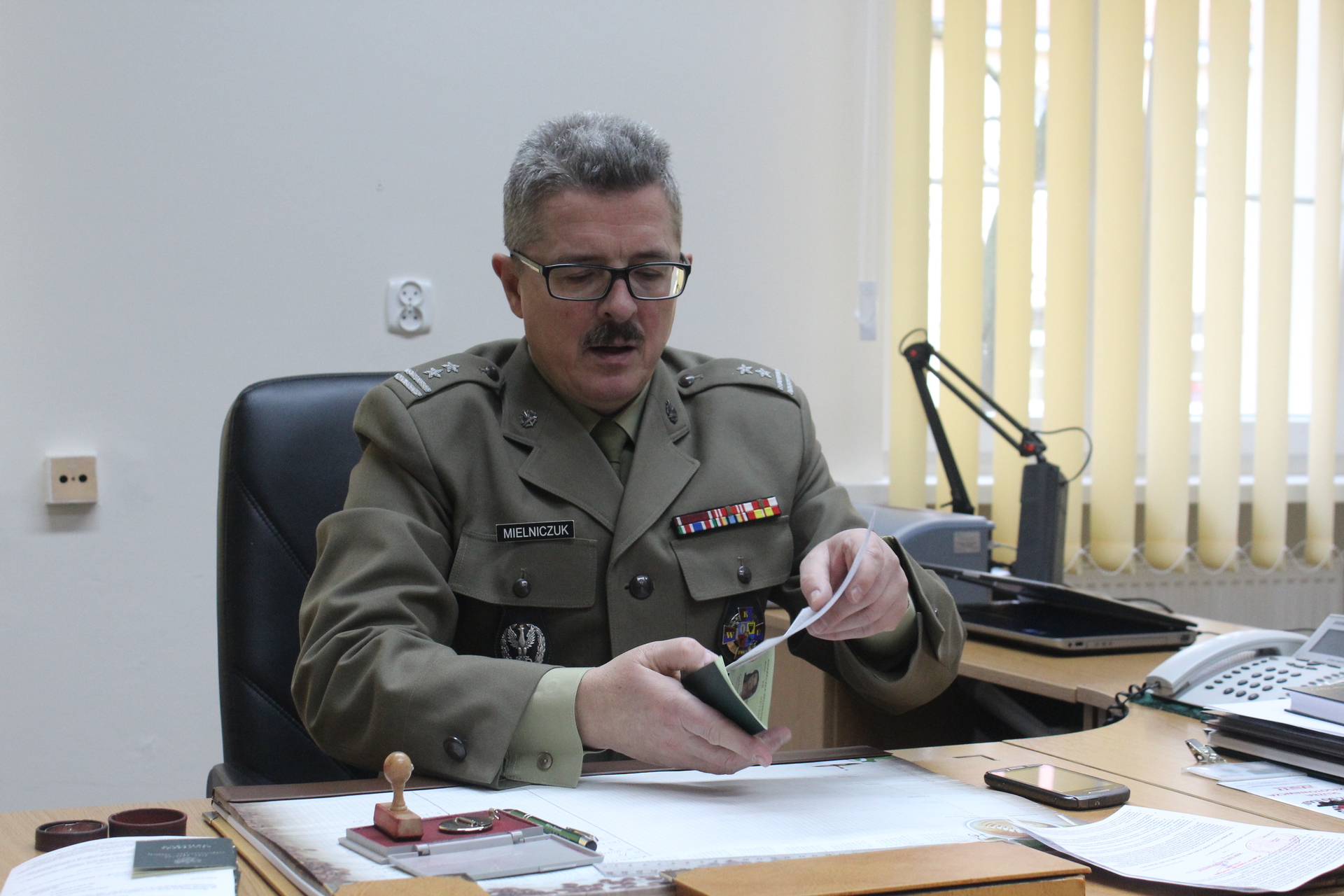 Kuszą świetlaną przyszłością (WIDEO)