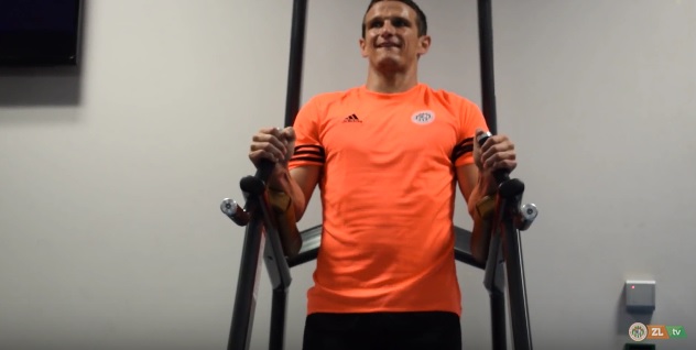 Siódme poty na siłowni (WIDEO)