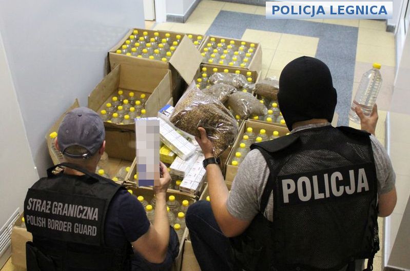 Ukrywał nielegalny spirytus i tytoń w garażu