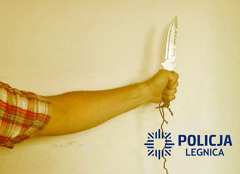 Szaleniec chciał podpalić sklep razem z ekspedientką (WIDEO)