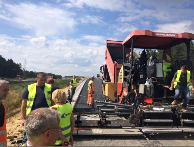 Kolejny odcinek S3 pokryty asfaltem