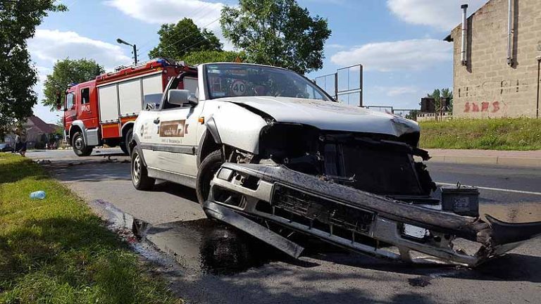 Nieudane drifty skradzionym golfem (WIDEO)