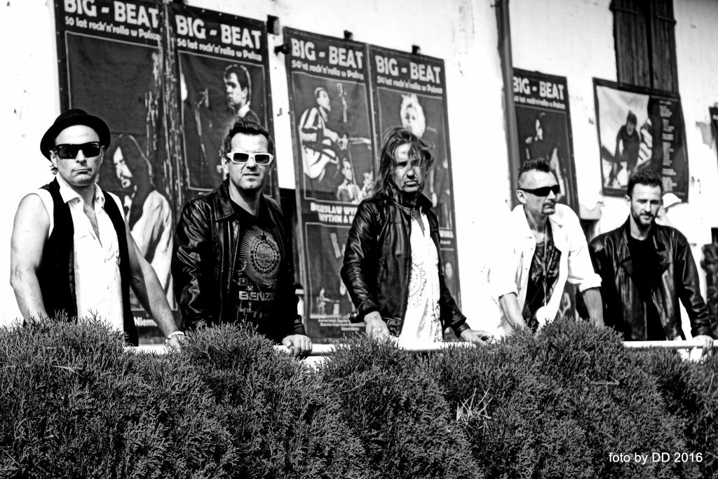 Rock pod osłoną nocy