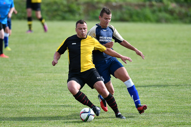 Pewna wygrana Orła nad Błękitnymi (FOTO)