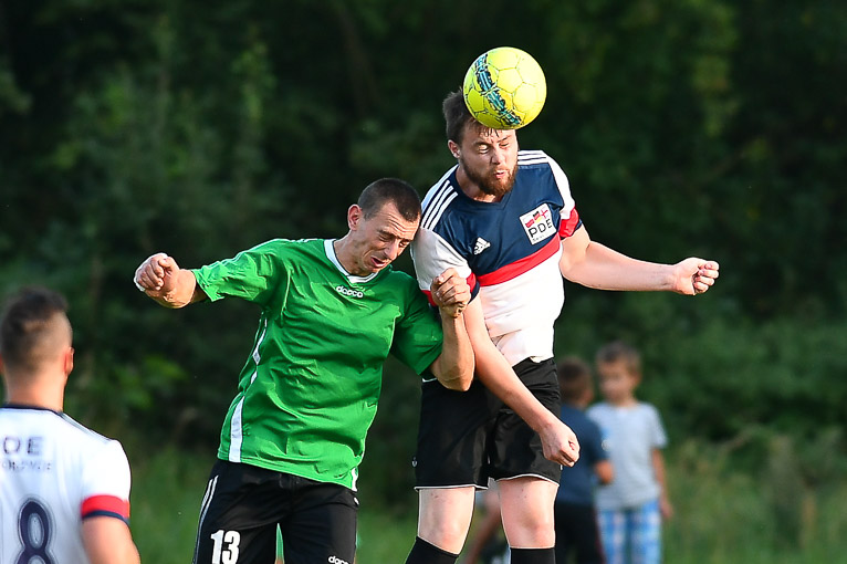 Derbowy remis w Koźlicach (FOTO)