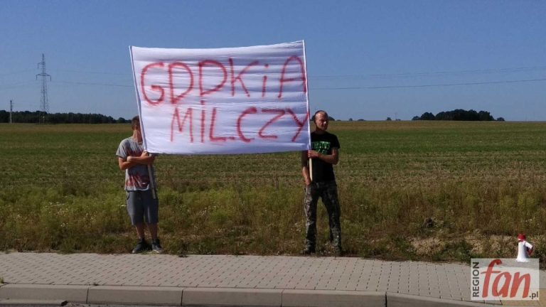 Budowlańcy zablokowali drogę – AKTUALIZACJA (WIDEO, FOTO)