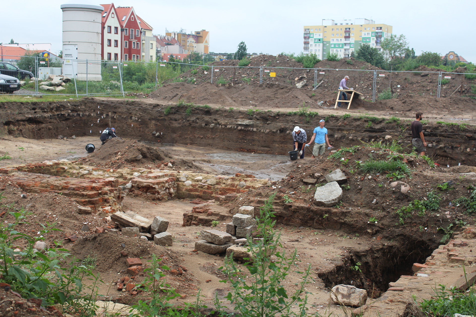 Coraz ciekawiej na wykopaliskach (WIDEO, FOTO)