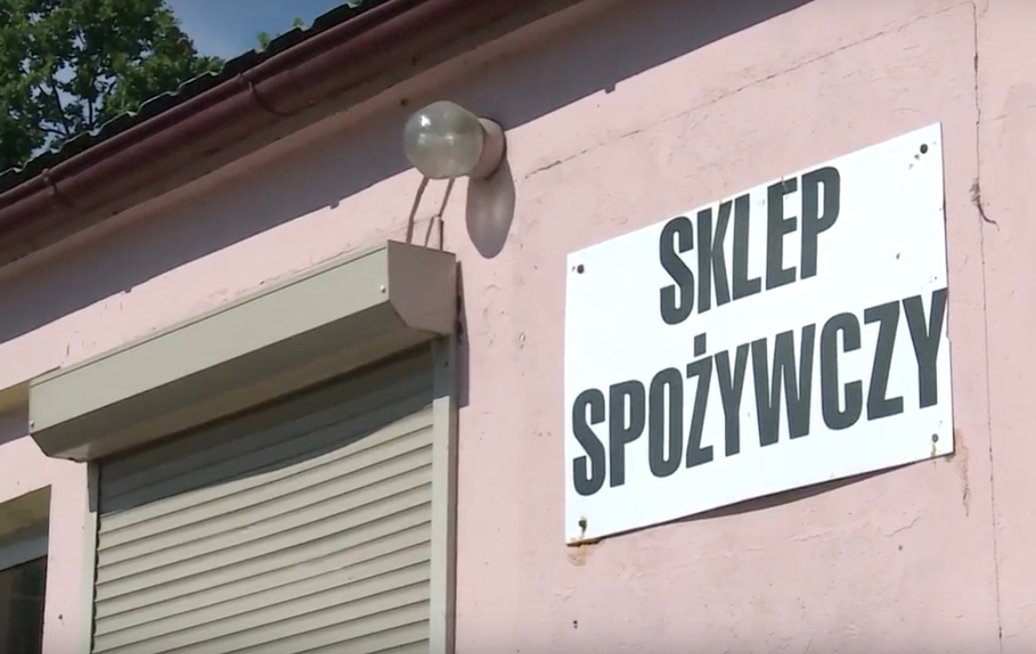 Ucieczkę przed policją zakończył… w spożywczym (WIDEO)