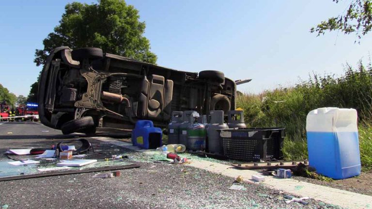 Groźna kolizja na DK3. Dwie osoby w szpitalu (WIDEO, FOTO)