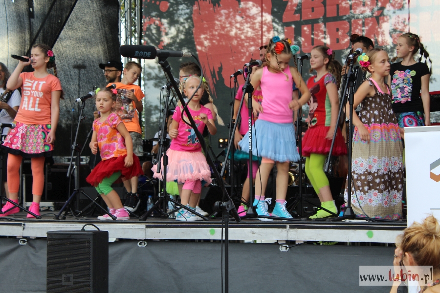 Festyn rodzinny pod halą (FOTO)