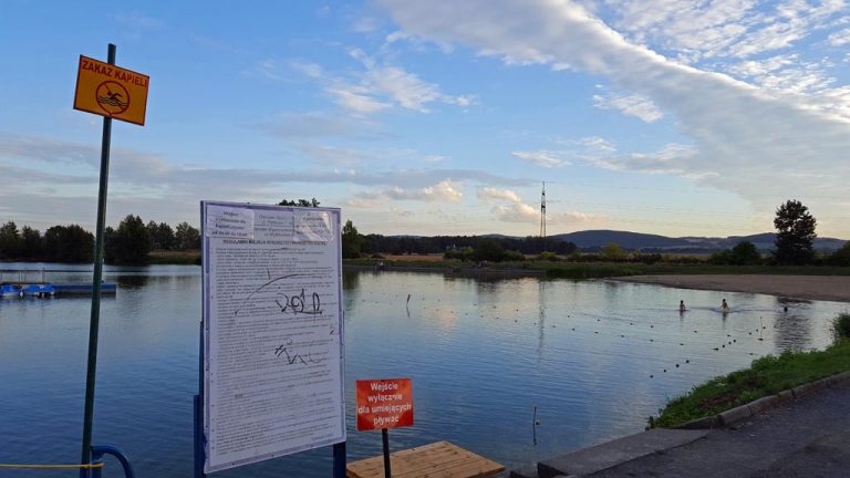 W środku lata kąpiel w Jaworniku zakazana
