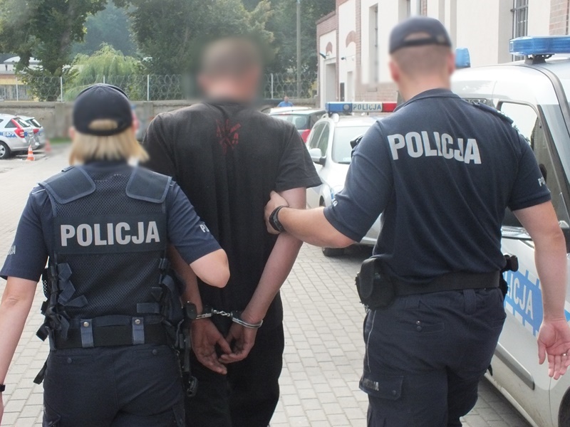 Włamał się do trzynastu altanek