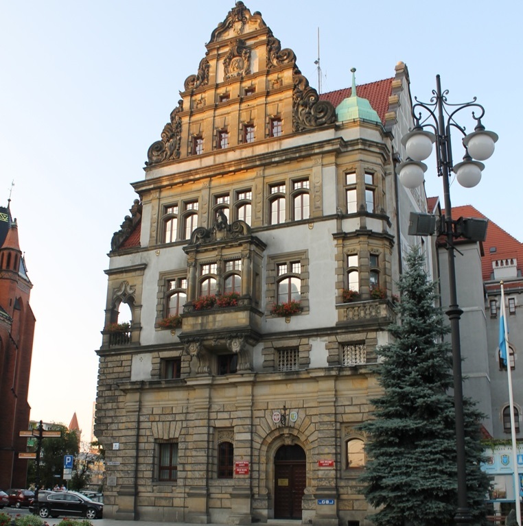 Dyrektorska gorączka. Kolejne konkursy na szefów (WIDEO)