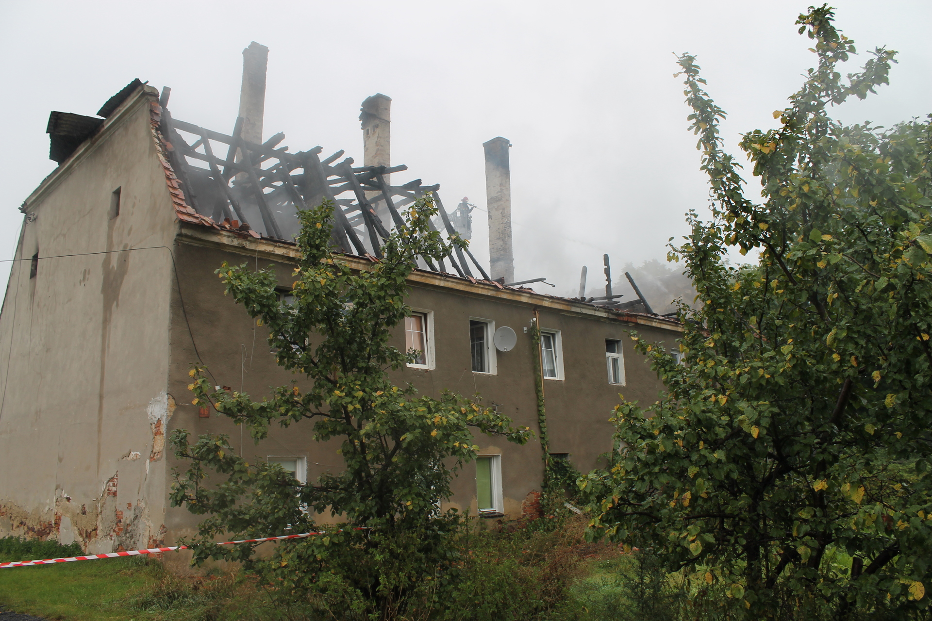 Pożar w gminie Kunice. Ratownicy szukają kobiety (WIDEO)
