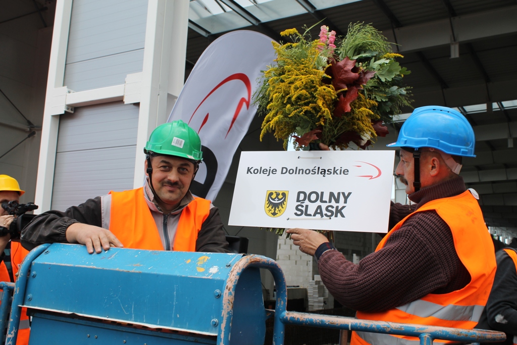 Kończy się budowa hali serwisowej Kolei Dolnośląskich (WIDEO, FOTO)