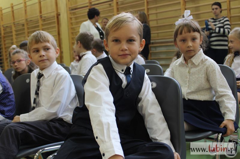 Uczniowie wrócili dziś do szkolnych ławek