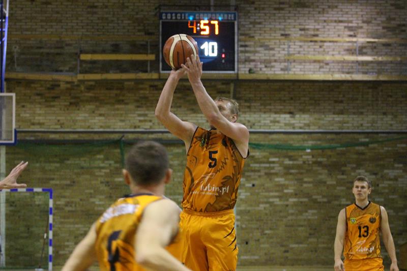 Wspaniałe koszykarskie widowisko