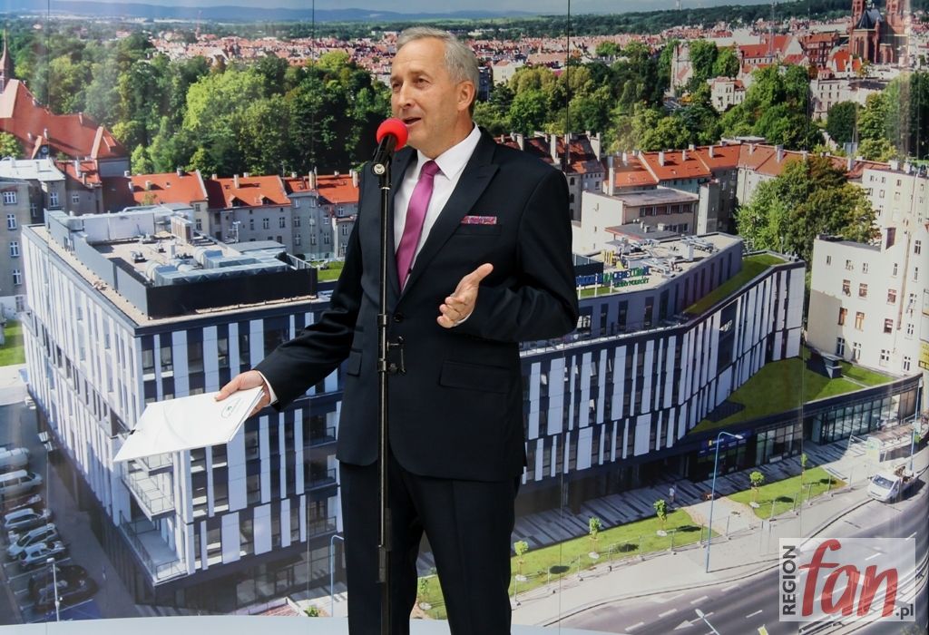 Legnicki apartamentowiec otwiera podwoje (WIDEO, FOTO)