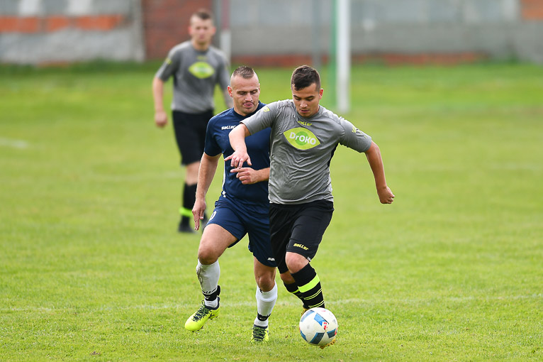 Albatros rozbity przez Zryw (FOTO)