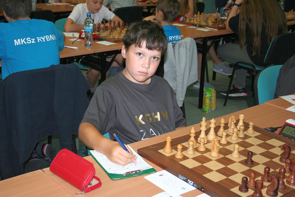 Młodzi szachiści Miedzi z medalami