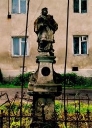 Figura św. Jana Nepomucena po renowacji