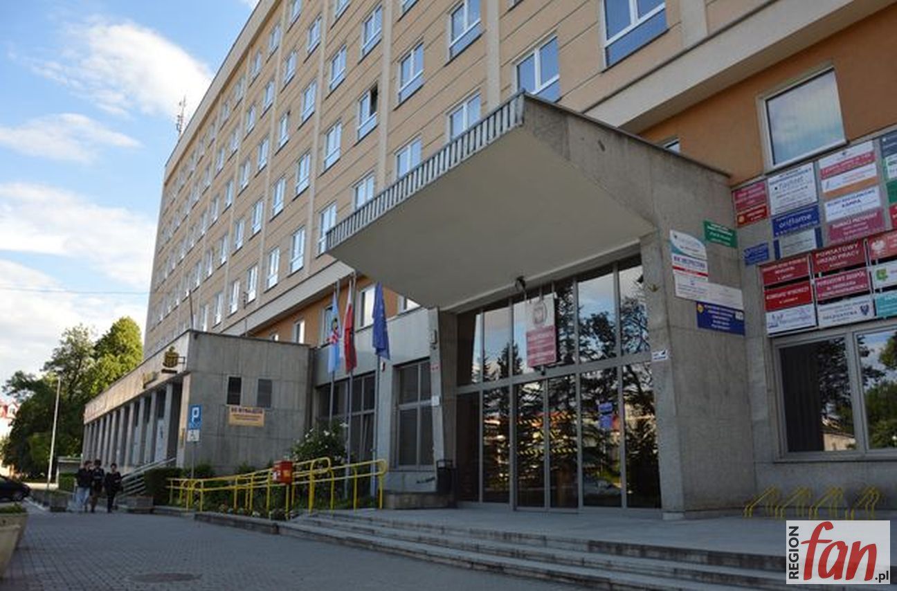 W legnickim starostwie zapłacisz koronami i kunami