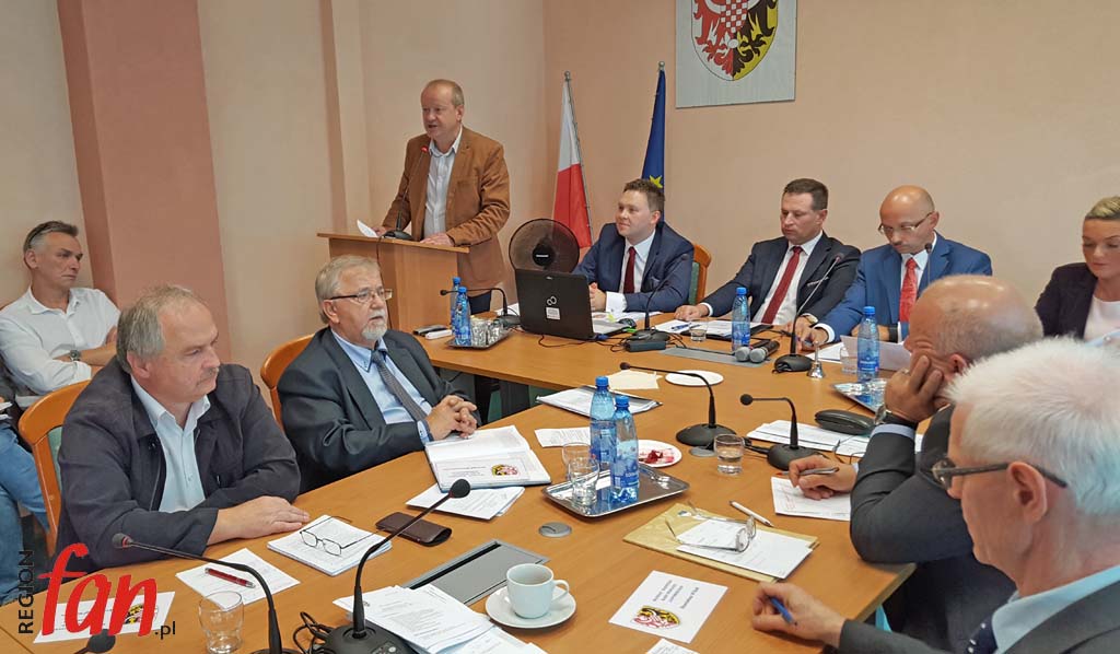 Czerwone światło dla sygnalizacji (WIDEO)