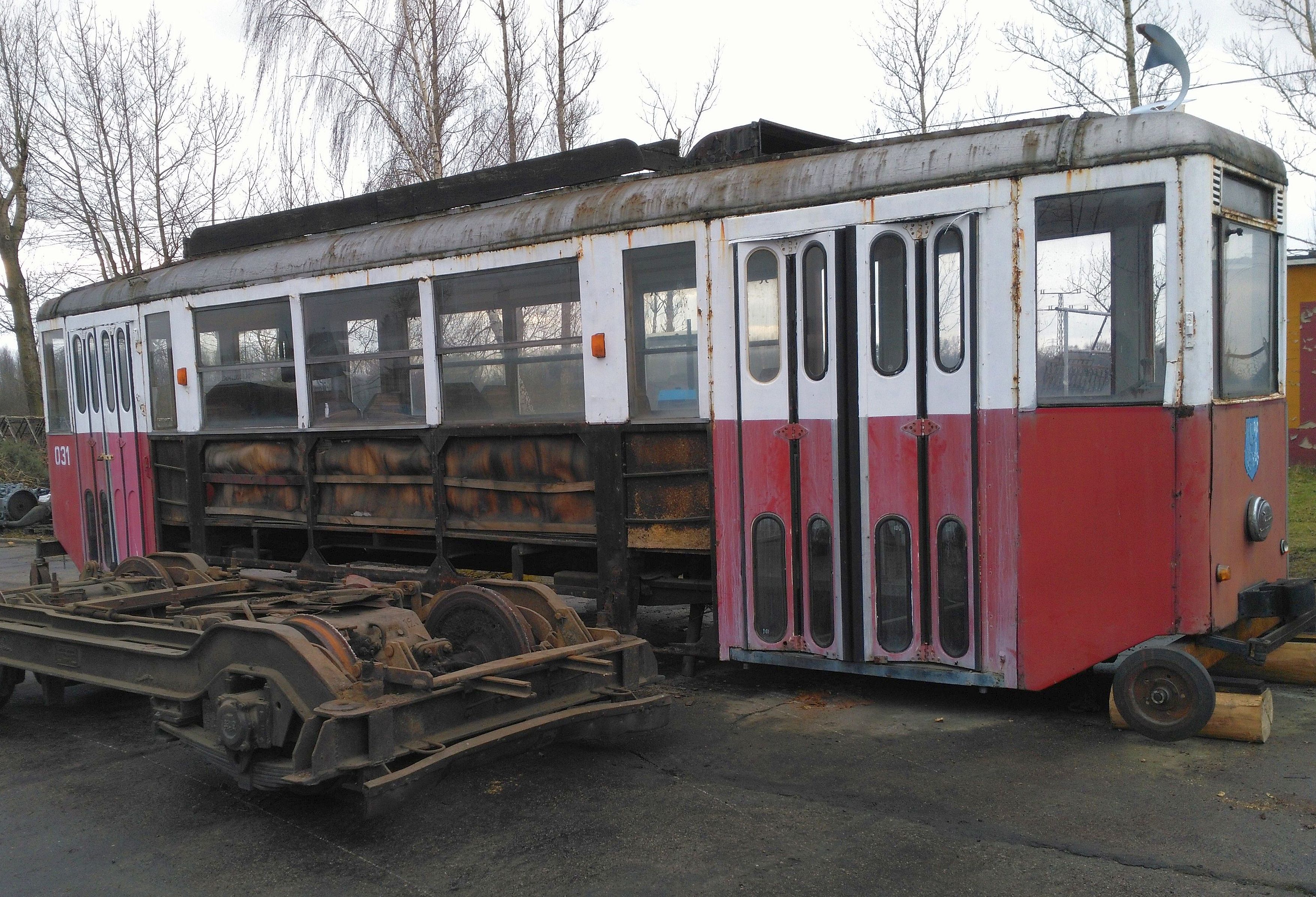 Historyczny tramwaj powoli wraca do świetności