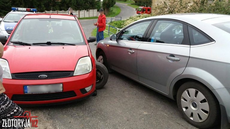 Kolizja w Uniejowicach. Niemowlę trafiło do szpitala