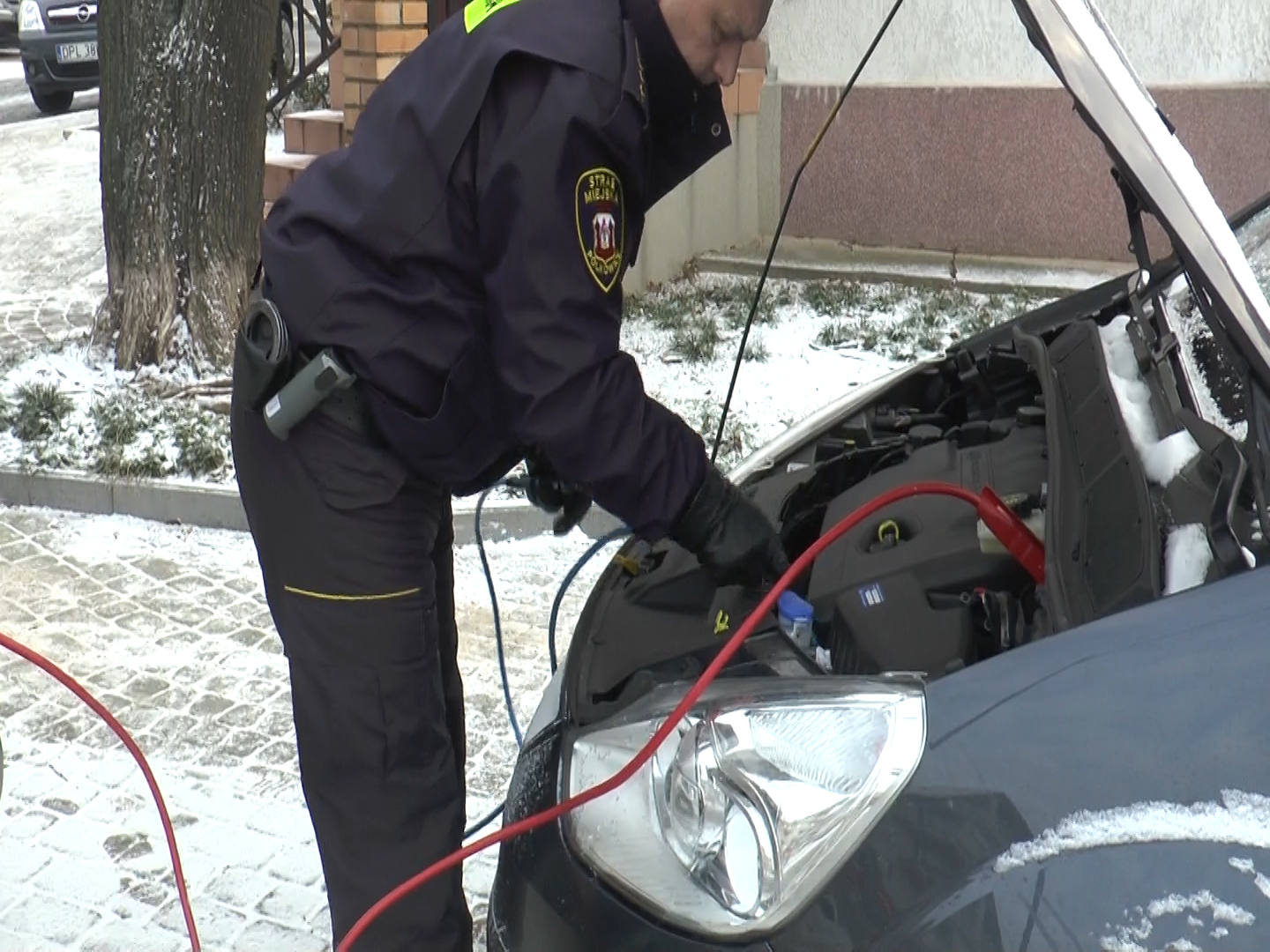 Ciężko ranni po zderzeniu z drzewem (FOTO)