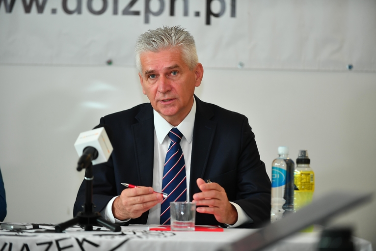 Padewski: Zawieszamy sędziów z KS Legnica