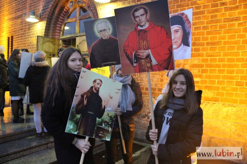 Korowód świętych znowu na ulicach (WIDEO, FOTO)