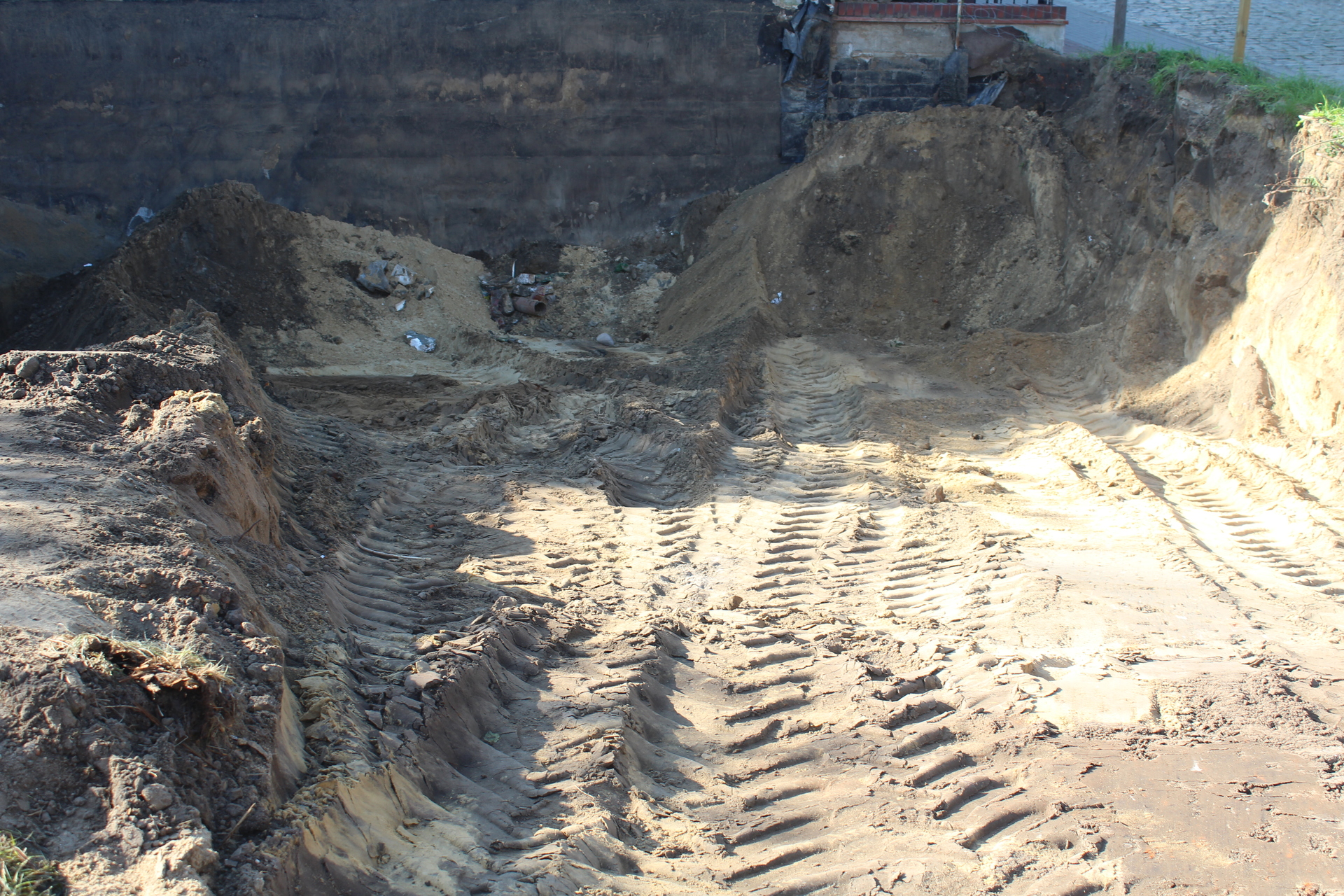 Ludzkie szczątki na placu budowy (WIDEO)