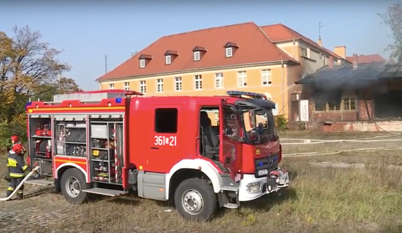 Kolejny pożar pustostanu przy legnickim dworcu (WIDEO)