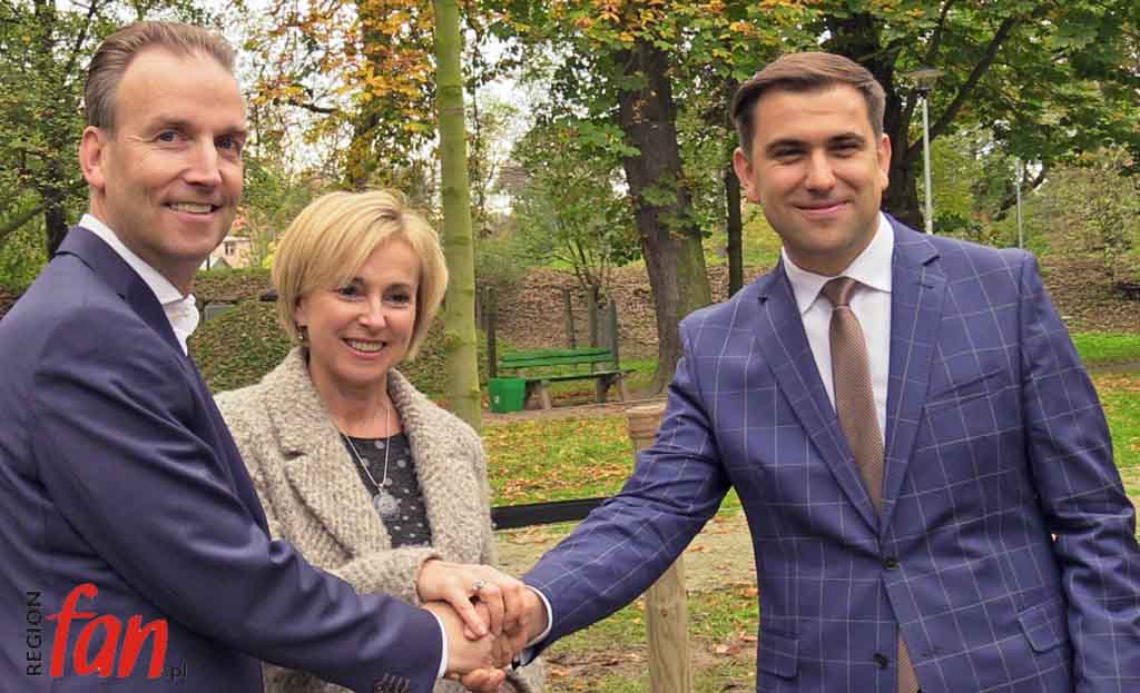 Stawiają na przyszłość, sadzą drzewa (FOTO, WIDEO)