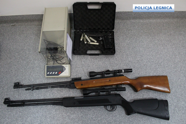 Szukali narkotyków, a znaleźli także broń i amunicję