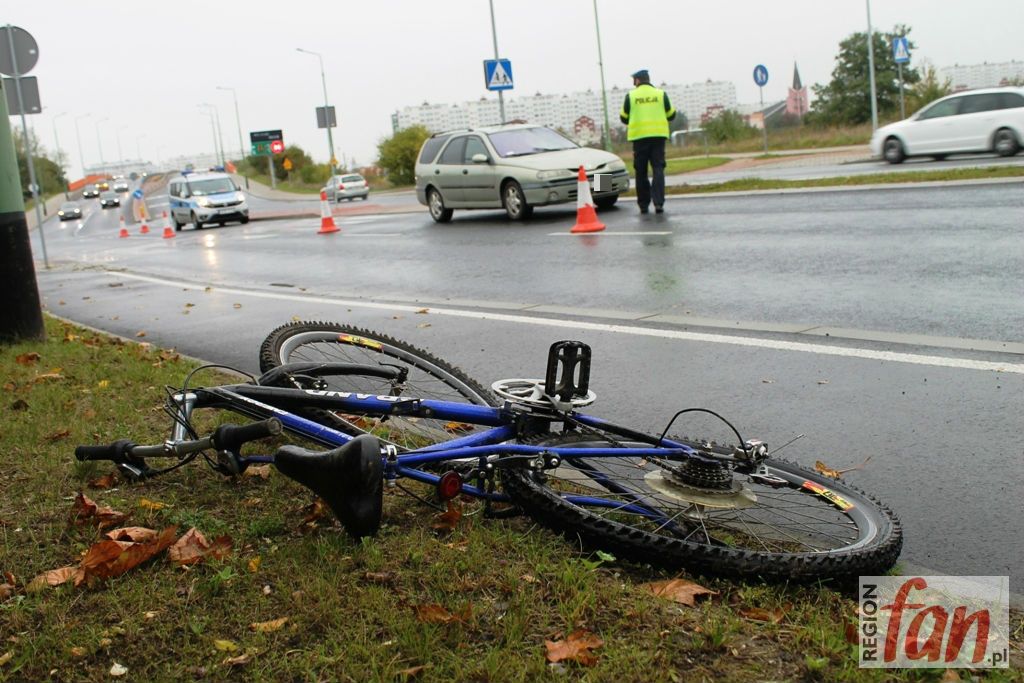 Najechał na rowerzystkę i złamał jej nogę (WIDEO, FOTO)
