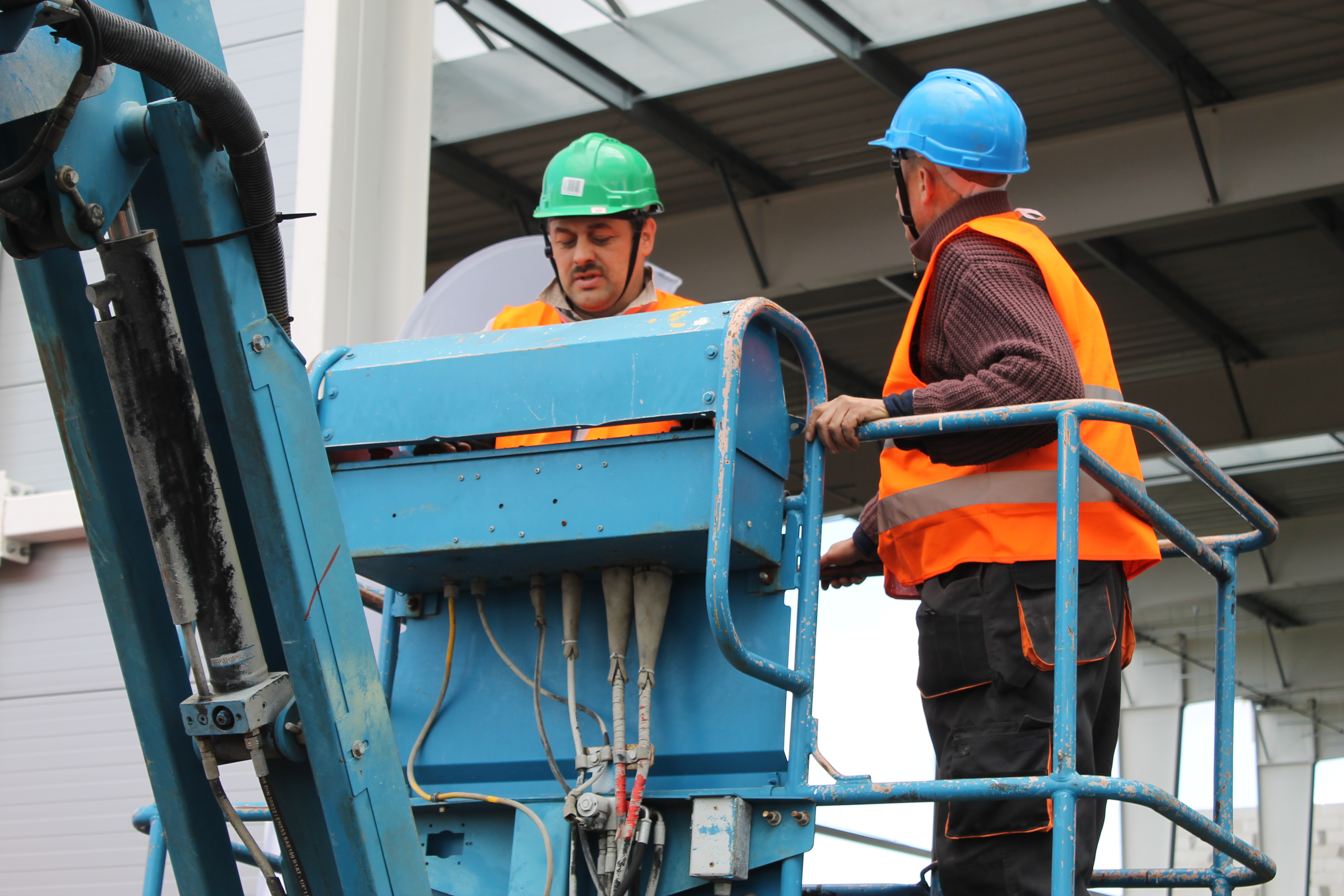 Coraz bliżej otwarcia hali serwisowej (WIDEO)