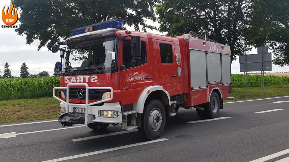 Jechali do płonącego autobusu