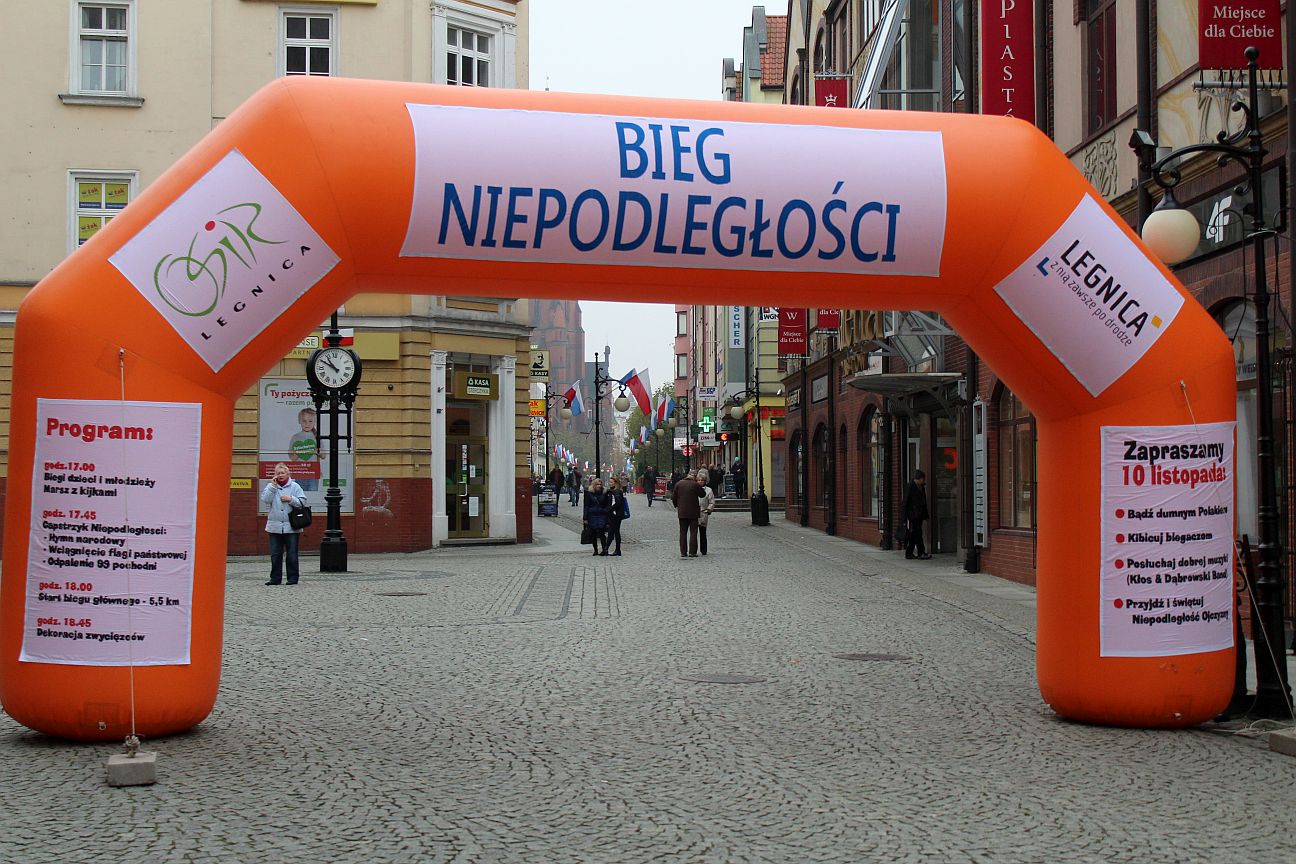 Pobiegną w blasku pochodni